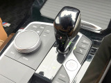 ●MTモード付きAT:通常は自動でおこなわれる変速(ギアチェンジ)をドライバーの操作によって意図的に変えられるシステムです。より一層普段のドライブをお楽しみいただけます!