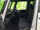 運転しやすい配置の操作系が、快適なドライビングをサポート。スムーズな操作で、安全運転をサポートします。