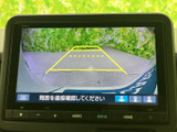 後方の状況を安全に確認できるバックモニターを搭載。狭い道や駐車場での運転も安心です。運転の苦手な方にもおすすめです。