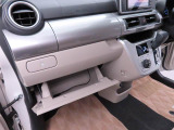 当店のお車には第三者機関の検査による「車両状態証明書」がついています!安心して乗っていただくためにも是非ご覧下さい!(一部お車を除く)