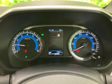 見やすいメーター類が、運転に必要な情報を的確に伝えます。運転に集中できる、シンプルで機能的なデザインです。