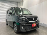 専用フロントグリル&バンパーがスタイリッシュなデザイン