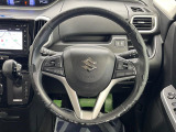 インテリアに合わせたデザインのステアリングは、運転される方のことも考え、運転しやすい形状、大きさです。是非一度、実際に触ってお確かめください。