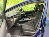 運転に必要な情報が視認しやすいインストルメントパネル。操作性にも優れ、集中して運転に臨めます。快適な運転環境をサポートします。