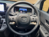 【純正革巻きステアリング】上質な革を使用することで、手にしっかり馴染みとても運転しやすいハンドルです♪