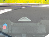 【トヨタセーフティセンス】走行中に前方の車両等を認識し、衝突しそうな時は警報とブレーキで衝突回避と被害軽減をアシスト。より安全にドライブをお楽しみいただけます。
