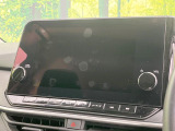 【メーカー純正ナビ】インテリアに溶け込むスタイリッシュな「専用設計」メーカーナビを装備♪視認性や操作性など基本性能にも優れ、より上質なカーライフをお楽しみいただけます。