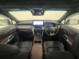 高級感のある内装でリラックスした運転を楽しめます!