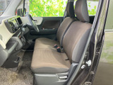 3列目シートも快適な空間です。家族や友人と一緒に、楽しいカーライフをお過ごしいただけます。