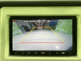バックモニターで、狭い場所でも安全に駐車。後方の状況を把握しやすく、運転の苦手な方でも安心です。