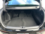 積み下ろしのしやすいデッキにはたっぷりと荷物を積み込んでいただけます。遊びから仕事まで、様々なシーンで頼れます♪