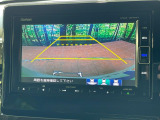 【バックカメラ】駐車時に後方がリアルタイム映像で確認できます。大型商業施設や立体駐車場での駐車時や、夜間のバック時に大活躍!運転スキルに関わらず、今や必須となった装備のひとつです!