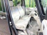 運転席シート廻りは使用感も少なく、良好な状態となっています。丁寧に使われていたことがよくわかりますね。