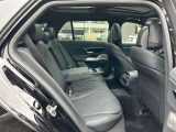 メルセデス・ベンツの定める厳しい基準をクリアしたお車のみをご案内させて頂きます。納車前整備はメーカー規定に基づき当店3Fの指定工場で入念に行なわれます。熟練のメカニックがお客様のお車を整備致します。