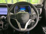 【純正革巻きステアリング】上質な革を使用することで、手にしっかり馴染みとても運転しやすいハンドルです♪