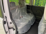 高品質なオリジナルフロアマットもオプションにてご用意しております。お好きなデザインやカラーをお車に合わせて選んでいただくことができます♪