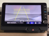 便利な3ビュー切り替え、ガイド線表示付きのバックカメラです。後退時、後方の視界をサポートします
