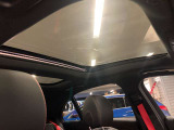 メルセデス・ベンツの定める厳しい基準をクリアしたお車のみをご案内させて頂きます。納車前整備はメーカー規定に基づき100項目以上にも及ぶ点検を熟練のメカニックによって行いご納車させて頂きます。