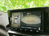 駐車時の安全性を高めるバックモニター。狭い場所でも、後方の状況を確認しやすく、スムーズな駐車をサポートします。