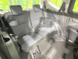 3列目シートはもちろん状態良好☆大人でもゆったりと座って頂けますので、大人数でのお出かけもラクラクです♪ご家族で、気の知れた仲間で、ドライブに行くのが楽しみですね♪
