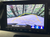【バックカメラ】駐車時に後方がリアルタイム映像で確認できます。大型商業施設や立体駐車場での駐車時や、夜間のバック時に大活躍!運転スキルに関わらず、今や必須となった装備のひとつです!
