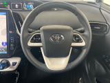 【純正革巻きステアリング】上質な革を使用することで、手にしっかり馴染みとても運転しやすいハンドルです♪