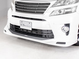 ★展示前点検実施★特殊な機材も用いて、前車点検を実施しております!