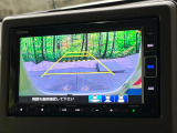 【バックカメラ】駐車時に後方がリアルタイム映像で確認できます。大型商業施設や立体駐車場での駐車時や、夜間のバック時に大活躍!運転スキルに関わらず、今や必須となった装備のひとつです!