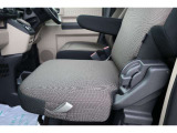 【助手席シート】試乗車上がりで使用感も少なく、シート状態良好です!