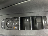 【パワーウインドウ】運転席のスイッチで、各席の窓ガラスの開閉ができます!あると便利ですよね!