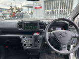 運転のしやすさを最優先に設計された見晴らしの良いデザインです。車両間隔が掴みやすく狭い道でも安心!