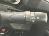 雨天時の視界を確保し、安全な運転をサポートします。操作も簡単で、状況に合わせて調整可能です。クリアな視界で快適なドライブを。