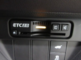 ETC付。高速道路の料金所はキャッシュレスで通過です。サービスエリア等にあるスマートインターの出入口も利用可能でとっても便利。ご納車後すぐにお使い頂けるようセットアップしてのお渡しとなります。