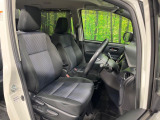 運転席シート廻りは使用感も少なく、良好な状態となっています。丁寧に使われていたことがよくわかりますね。