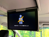 【フリップダウンモニター】大画面モニターで後席でもエンタメをお楽しみいただけます。小さなお子様にも大人気の装備です♪