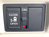 【パワースライドドア】スマートキーや運転席のスイッチでスライドドアの開閉が可能♪電動だから力を入れてドアを開ける必要が無く、小さいお子様でも、重い荷物を持っている時もラクに開け閉めできます♪