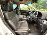 運転席シート廻りは使用感も少なく、良好な状態となっています。丁寧に使われていたことがよくわかりますね。