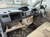 車検証等を収納可能な収納スペースです。