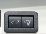 【パワーバックドア】スマートキーや運転席のボタンを押すだけでリアゲートが自動で開閉します!荷物を持っている時や、高い位置にあるバックドアを閉める際に便利な機能です♪