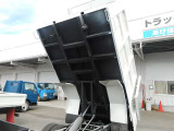 ディーゼル、4WD、マニュアル、ABS、深ダンプ、2トン、荷台内寸約:L298&times;W164&times;H134