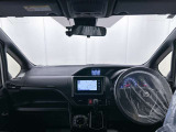 落ち着いたカラーの内装で、ゆったりと運転したい方に。