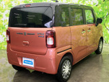 リアゲートの形状が、荷物の積み下ろしをスムーズに行えるよう設計されています。全体的にバランスの取れたデザインが魅力です。