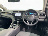 運転席まわりです。 各操作スイッチは使いやすい位置に配置されてます。
