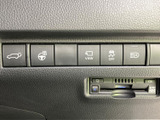ETC車載器を搭載で、料金所でのスムーズな通過が可能。キャッシュレス決済で、快適なドライブをサポートします。スマートな移動体験を提供します。