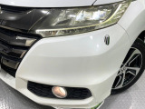 【LEDヘッドライト】悪天候や夜間走行時も良好な視界を確保し安心して運転できる高輝度LEDヘッドライトを装備!点灯速度が早く、消費電力も抑えられています。