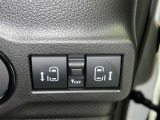 両側電動スライドドアで狭い所でも乗り降り楽々です!