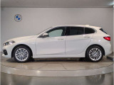【拘りのFR】BMWが多く採用するFR車。ダイレクトでスポーティな加速感・シャープなハンドリングを実現。縦置きエンジンレイアウトにより、フラットで上質な乗り味です。