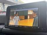 後席の方も楽しめる映像コンテンツを搭載。長距離ドライブのお供に最適です。移動時間を有効活用できますね。