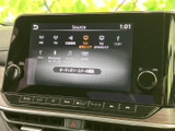 お好みの音楽をクリアな音質で。多様なメディアに対応し、車内をエンターテイメント空間に変えます。快適なドライブに。