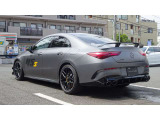 「AMG RIDE CONTROLサスペンション」「マルチコントロールシートバック」「ヘッドアップディスプレイ」「AMGリアルパフォーマンスサウンド」「ブランドロゴプロジェクターライト」が標準装備